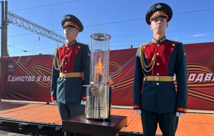 В Смоленске состоялась передача пламени Вечного огня из Брестской крепости