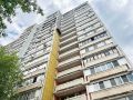 На Первомайской улице #ВАО начался капитальный ремонт трех жилых домов Фасады трех 16-этажных домов 106, 110 и 116