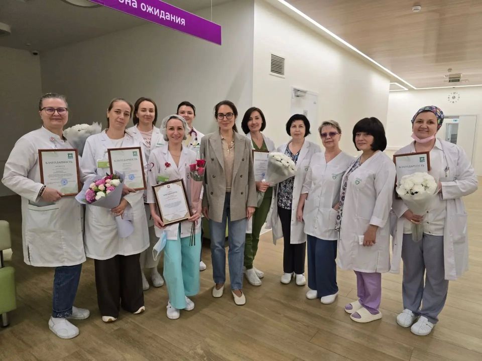 Алексей Шапошников: Каждый год в преддверии Дня медицинского работника #КомандаШапошникова с особым теплом поздравляет врачей, медсестёр, весь медицинский персонал медучреждений районов Свиблово, Северное и Южное Медведково.