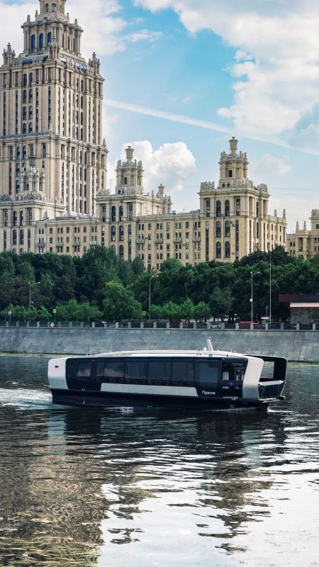 Регулярным речным маршрутам Москвы — 3 года! Регулярным речным маршрутам Москвы — 3 года!