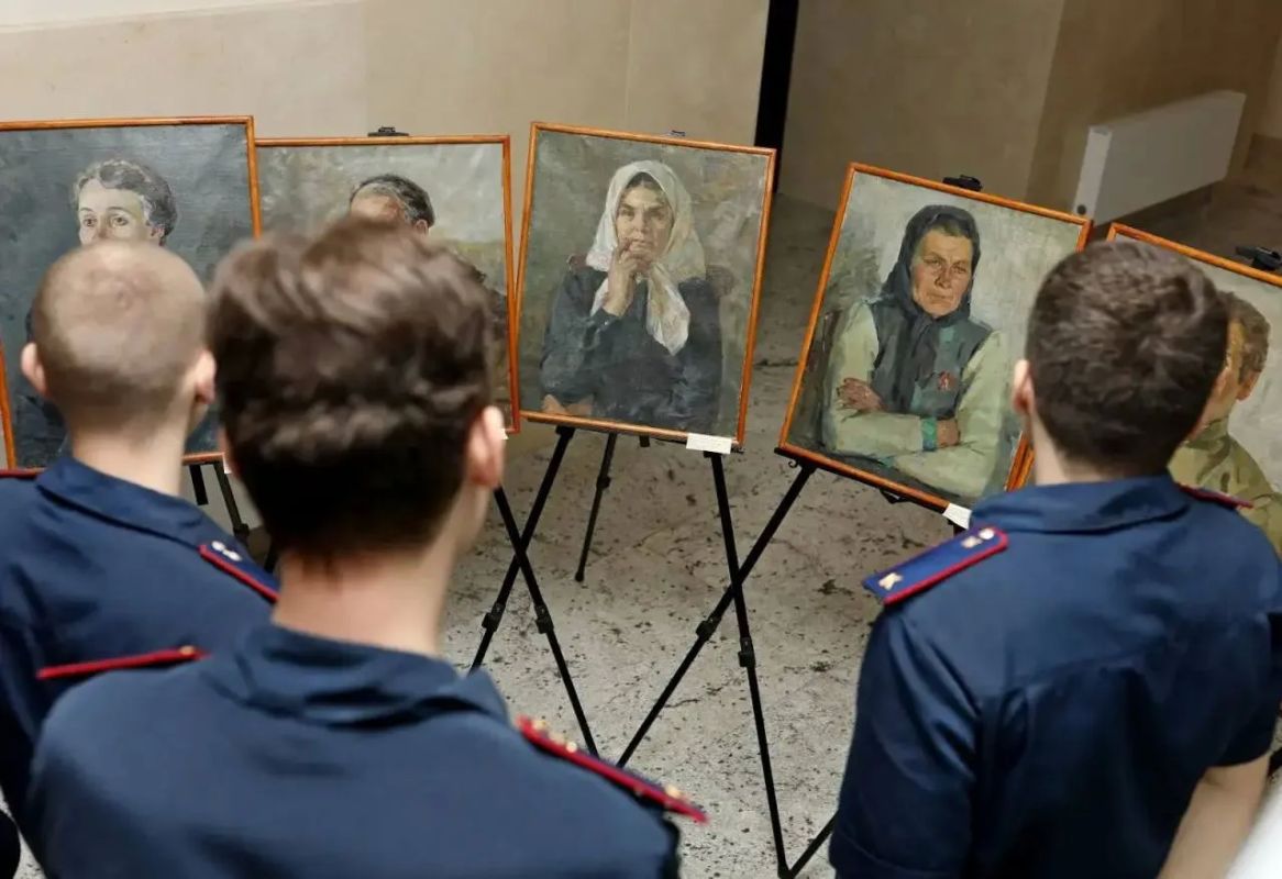 Уникальные экспонаты музея «Молодая гвардия» впервые представлены в Москве Уникальные экспонаты музея «Молодая гвардия» впервые представлены в Москве