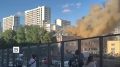 На улице Речников в Москве произошло загорание кровли двухэтажного административного здания с мансардным этажом, сообщили в региональном МЧС