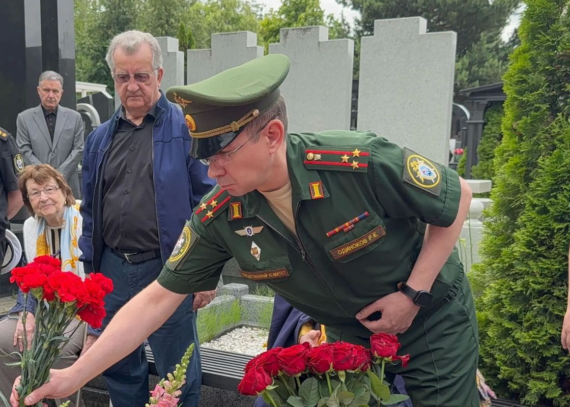 В Москве почтили память генерал-лейтенанта юстиции Олега Борисова В Москве почтили память генерал-лейтенанта юстиции Олега Борисова