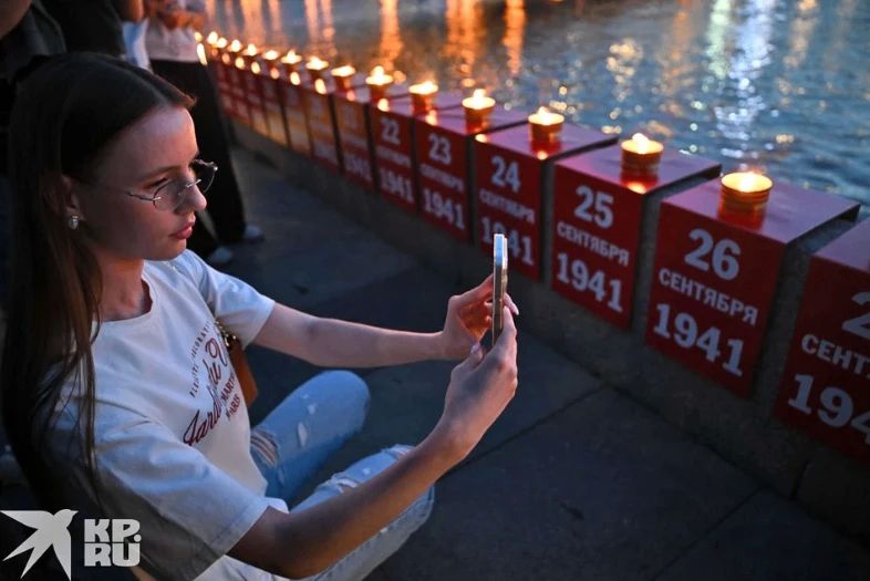 «Свеча памяти»: в Москве зажглись 1418 свечей «Свеча памяти»: в Москве зажглись 1418 свечей