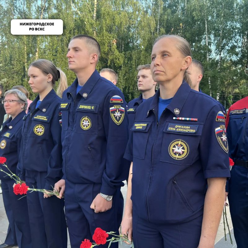 Добровольцы Всероссийского студенческого корпуса спасателей почтили память героев по всей стране: от Ржевского мемориала до Мелитополя Добровольцы Всероссийского студенческого корпуса спасателей почтили память героев по всей стране: от Ржевского мемориала до Мелитополя