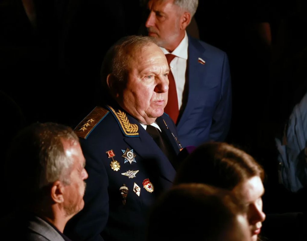 Сотрудники СК России и курсанты ведомственной академии приняли участие во Всероссийской мемориальной акции «Свеча памяти» у Музея Победы на Поклонной горе Сотрудники СК России и курсанты ведомственной академии приняли участие во Всероссийской мемориальной акции «Свеча памяти» у Музея Победы на Поклонной горе