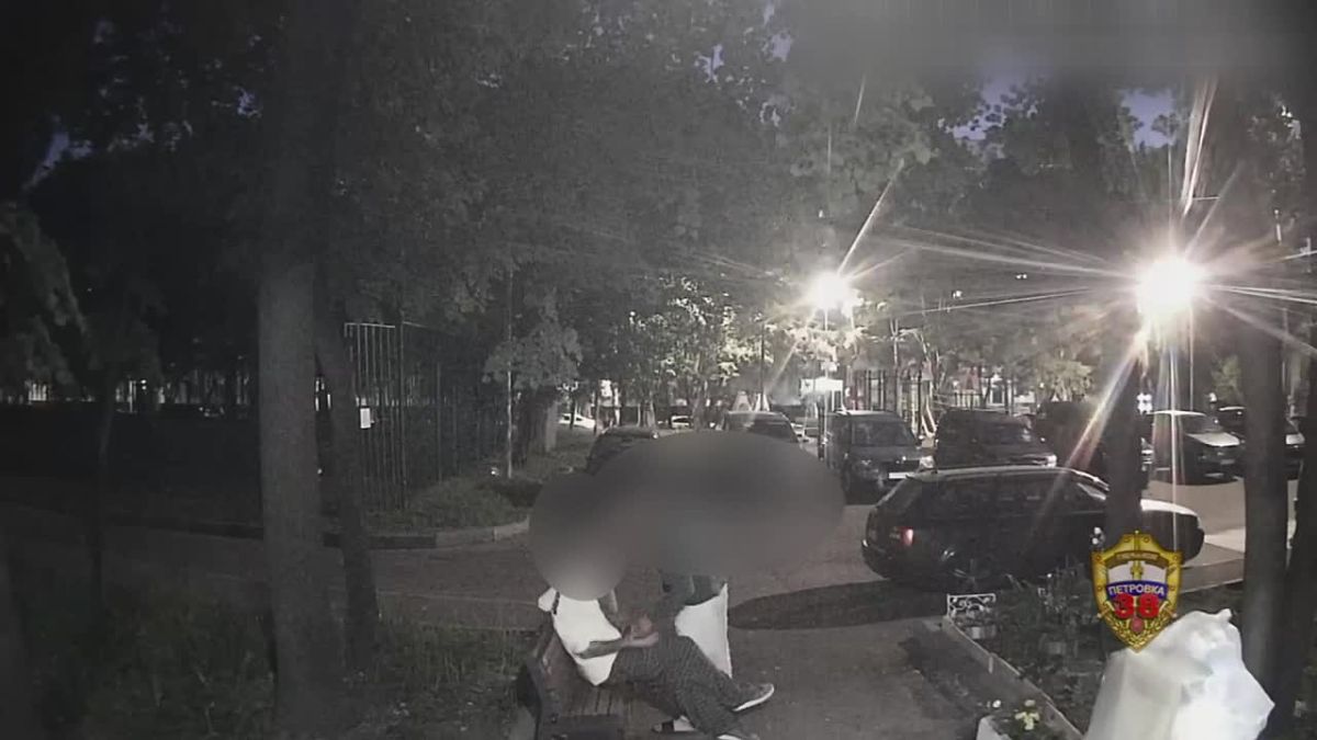 Полицейские столицы задержали подозреваемого в открытом хищении дорогостоящего смартфона