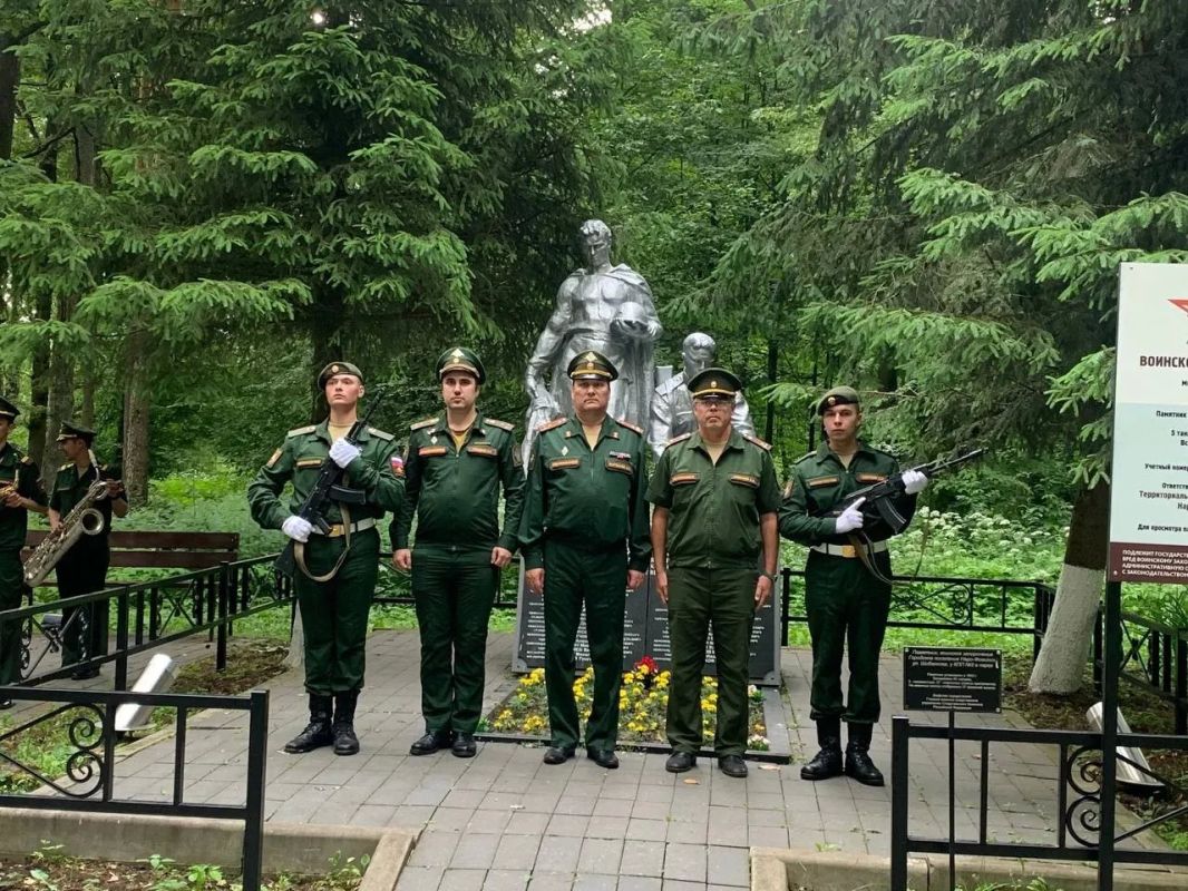 В День памяти и скорби военные следователи и общественность почтили память защитников Отечества В День памяти и скорби военные следователи и общественность почтили память защитников Отечества