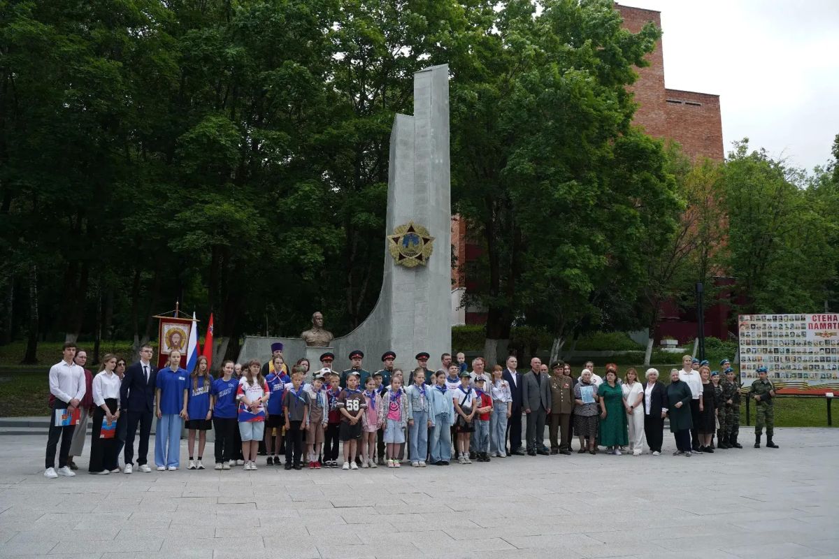 В День памяти и скорби военные следователи и общественность почтили память защитников Отечества В День памяти и скорби военные следователи и общественность почтили память защитников Отечества