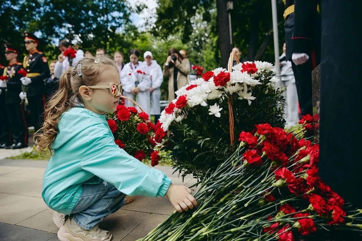 В День памяти и скорби военные следователи и общественность почтили память защитников Отечества В День памяти и скорби военные следователи и общественность почтили память защитников Отечества