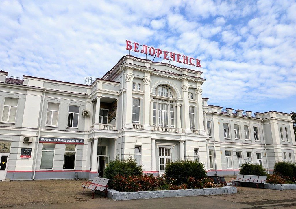 Сотрудники Белореченского ЛОП сняли с поезда несовершеннолетнего хулигана