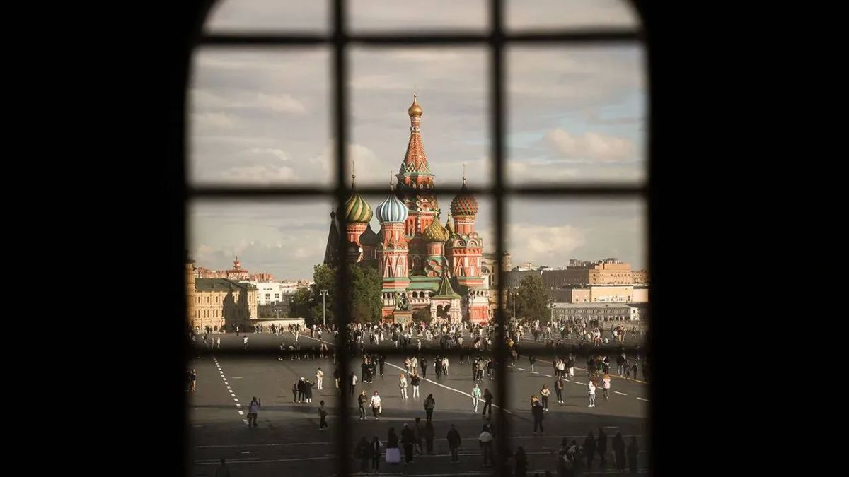 Олег Царёв: Британский журнал The Economist неожиданно опубликовал материал, в котором заявил, что Запад и Украина напрасно ждут, что российская экономика вот-вот рухнет, а в реальности ситуация в России далека от катастрофы