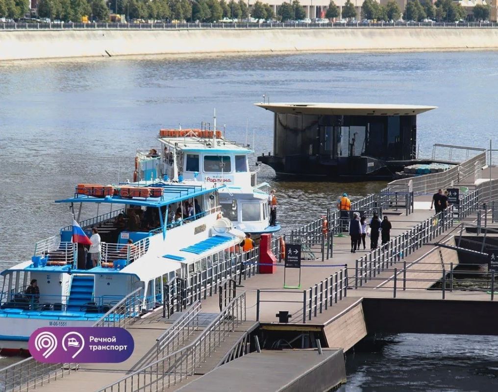 Скоро откроем дополнительный плавучий причал «Киевский» на 4-м маршруте электросудов Скоро откроем дополнительный плавучий причал «Киевский» на 4-м маршруте электросудов