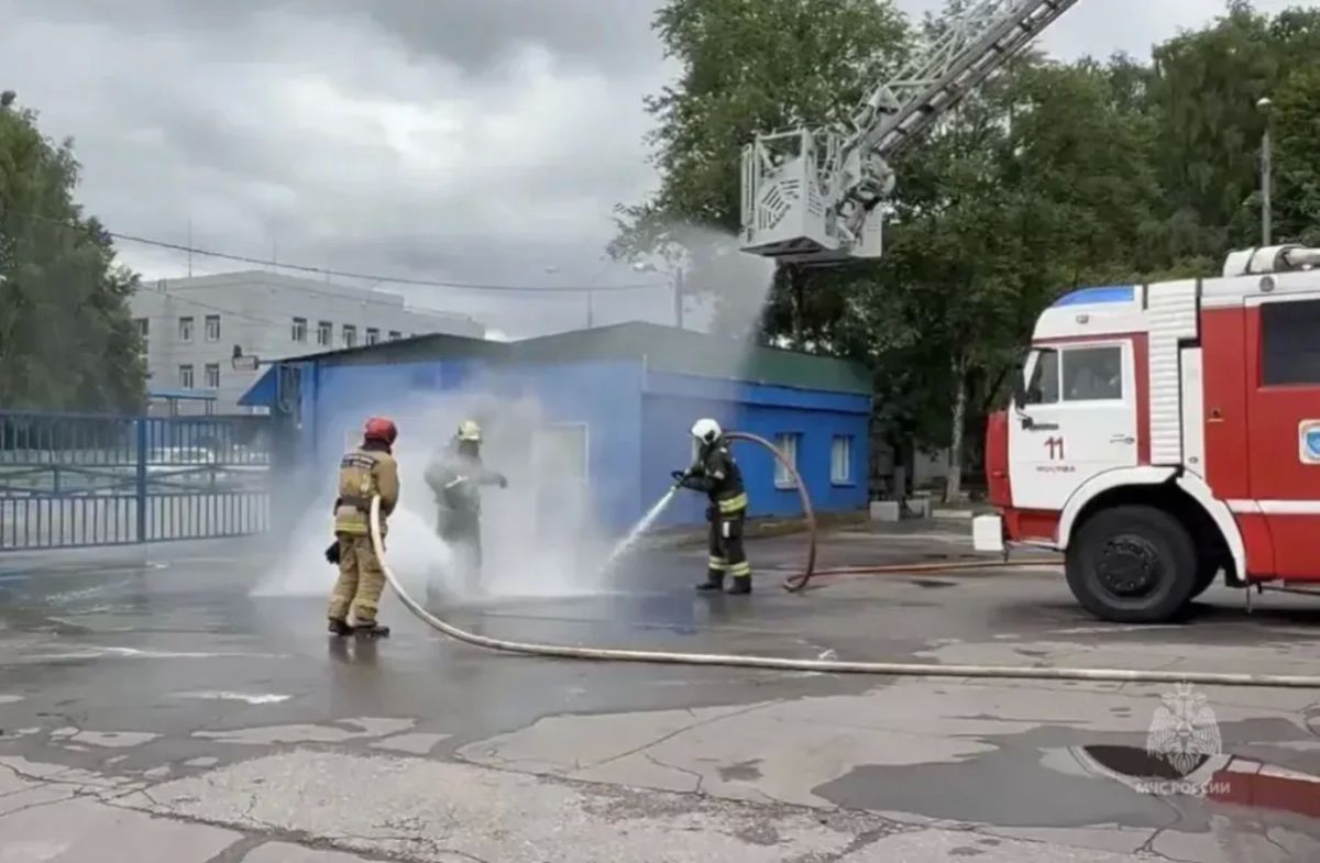 Спасибо за службу!. Зеленоградский пожарно-спасательный гарнизон проводил на заслуженный отдых Дмитрия Скороварова Спасибо за службу!. Зеленоградский пожарно-спасательный гарнизон проводил на заслуженный отдых Дмитрия Скороварова
