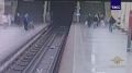 В метро 19-летний молодой человек на велосипеде прыгнул с одной платформы на другую через пути