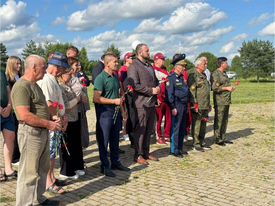 Артём Туров: В город Вязьму прибыл автомарафон "Дорогами народных ополченцев" Артём Туров: В город Вязьму прибыл автомарафон "Дорогами народных ополченцев"