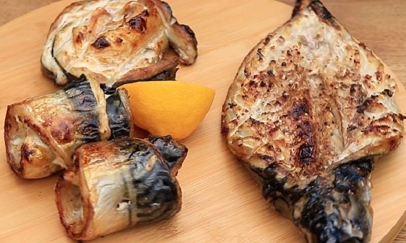 Скумбрия на углях: как превратить простую рыбу в кулинарный шедевр