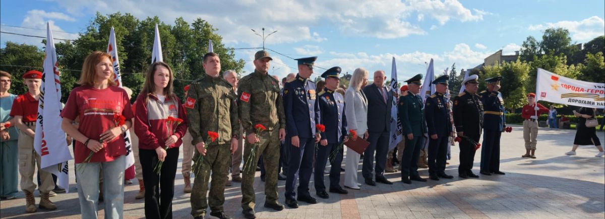 #ГородаГерои2026. Экипаж Южного маршрута прибыл в город воинской славы Воронеж. Об этом Ситуационному центру проекта доложил командир экипажа, Герой Российской Федерации, летчик-космонавт РФ, депутат Мосгордумы Антон... #ГородаГерои2026. Экипаж Южного маршрута прибыл в город воинской славы Воронеж. Об этом Ситуационному центру проекта доложил командир экипажа, Герой Российской Федерации, летчик-космонавт РФ, депутат Мосгордумы Антон...