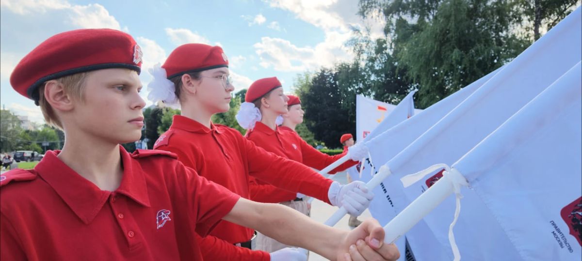 #ГородаГерои2026. Экипаж Южного маршрута прибыл в город воинской славы Воронеж. Об этом Ситуационному центру проекта доложил командир экипажа, Герой Российской Федерации, летчик-космонавт РФ, депутат Мосгордумы Антон...