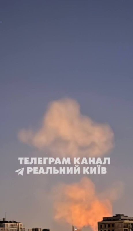 В Киеве снова раздаются взрывы В Киеве снова раздаются взрывы