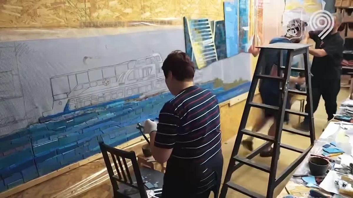 Кремль и Эрмитаж, Храм Христа Спасителя и Казанский собор, МГУ и Петропавловская крепость — символы Москвы и Санкт-Петербурга встречаются в мозаике на Ленинградском вокзале!