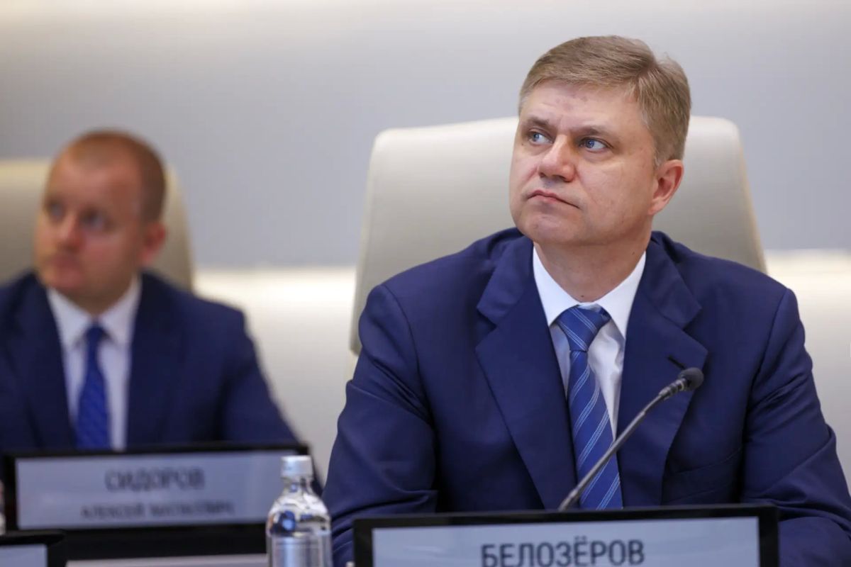 Виталий Савельев провел совещание по реализации проекта строительства высокоскоростной магистрали Москва – Санкт-Петербург Виталий Савельев провел совещание по реализации проекта строительства высокоскоростной магистрали Москва – Санкт-Петербург