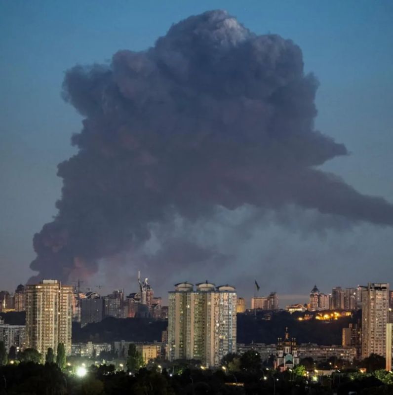 Главный смысл сегодняшних ударов Москвы по целям на Украине — одновременно выбить всю линию сборки дронов для ВСУ