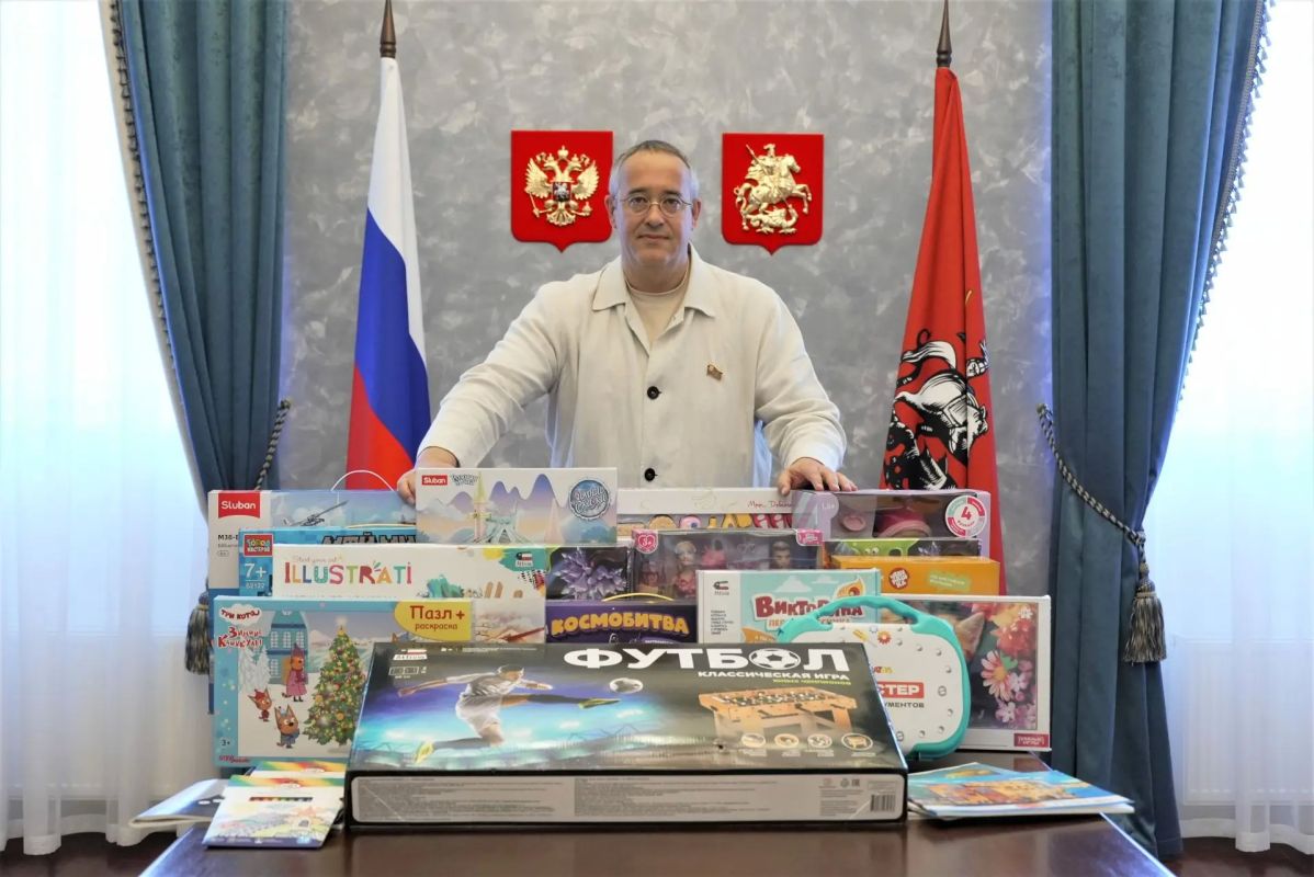 Алексей Шапошников: По доброй традиции присоединился к акции партии «Единая Россия» «Коробка храбрости»
