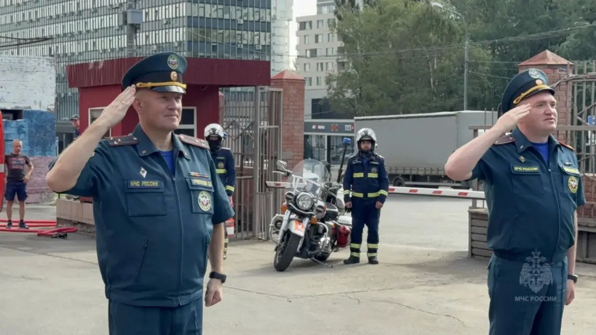 В столичном управлении МЧС России проводили на заслуженный отдых начальника Управления по ЮЗАО В столичном управлении МЧС России проводили на заслуженный отдых начальника Управления по ЮЗАО