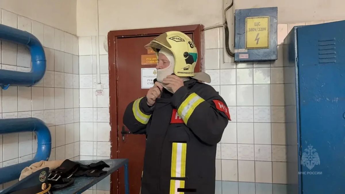 В столичном управлении МЧС России проводили на заслуженный отдых начальника Управления по ЮЗАО В столичном управлении МЧС России проводили на заслуженный отдых начальника Управления по ЮЗАО