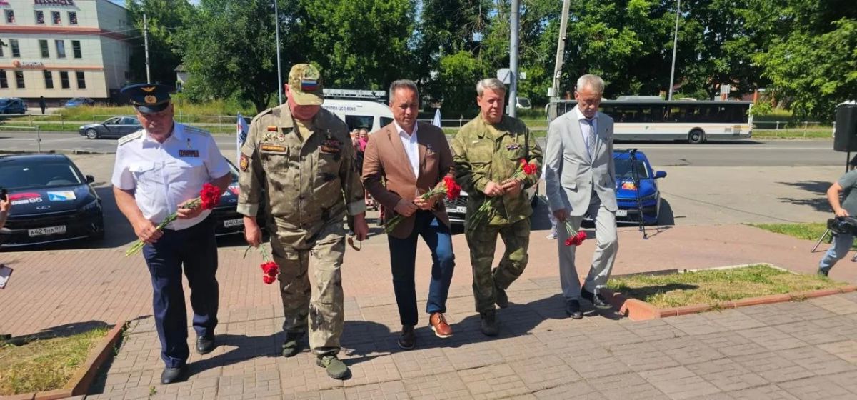 Алексей Шапошников: Экипаж южного маршрута марафона «Города-герои – города Героев» посетил город-герой Тулу Алексей Шапошников: Экипаж южного маршрута марафона «Города-герои – города Героев» посетил город-герой Тулу