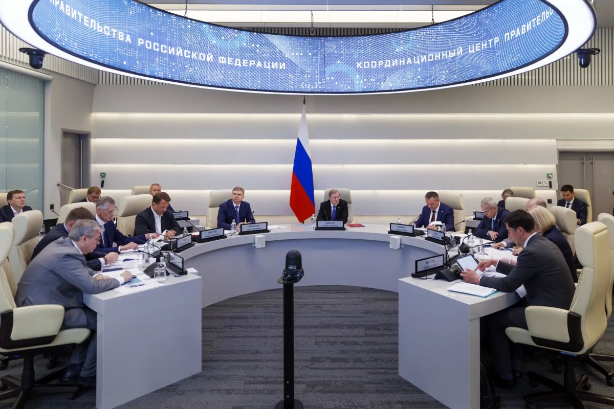 Виталий Савельев провел совещание по реализации проекта строительства высокоскоростной магистрали Москва – Санкт-Петербург Виталий Савельев провел совещание по реализации проекта строительства высокоскоростной магистрали Москва – Санкт-Петербург