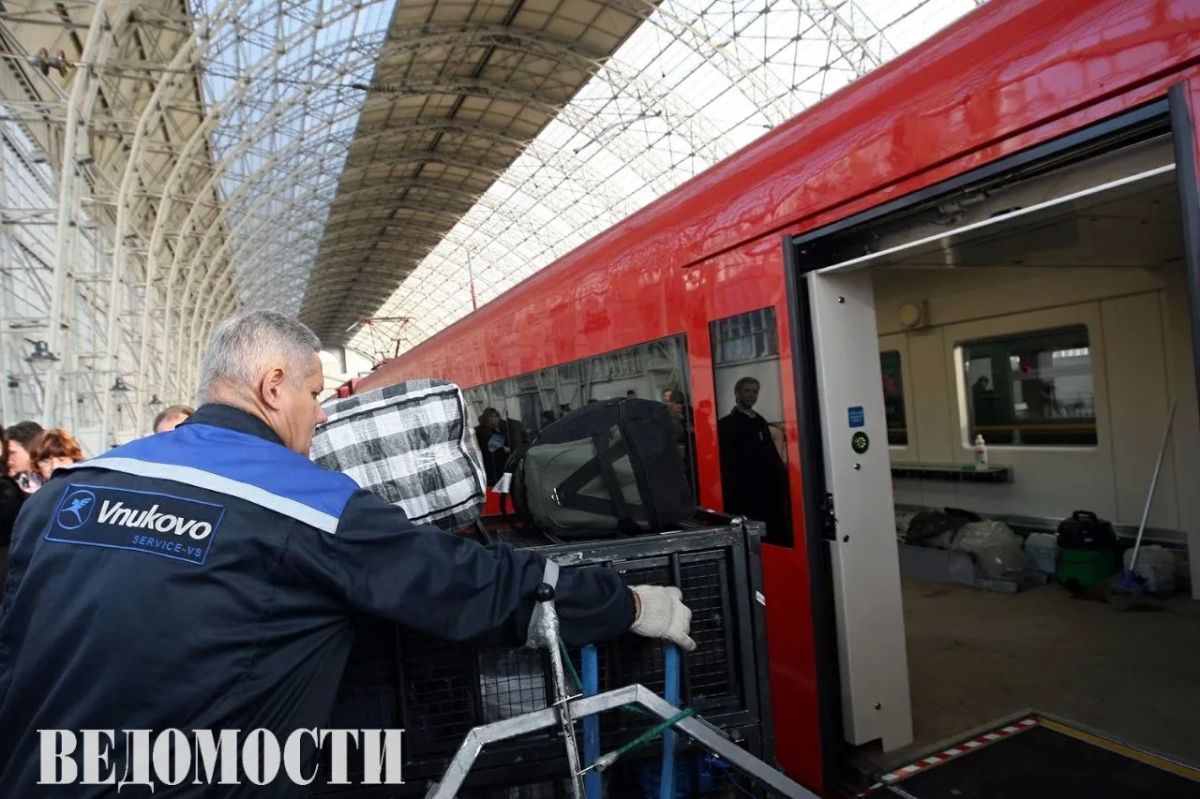От военной площадки до транспортного хаба: аэропорт «Внуково» отмечает 85 лет со дня основания От военной площадки до транспортного хаба: аэропорт «Внуково» отмечает 85 лет со дня основания