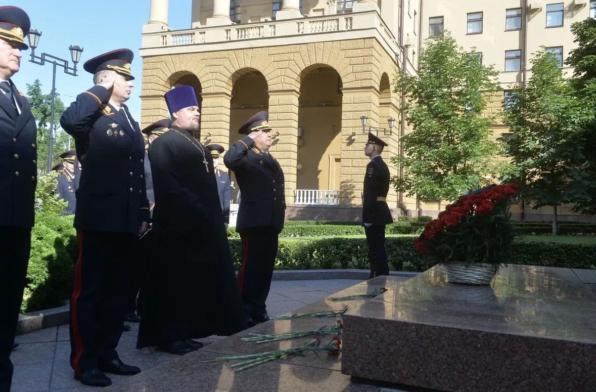 90 лет Госавтоинспекции: праздник на Петровке, 38 90 лет Госавтоинспекции: праздник на Петровке, 38