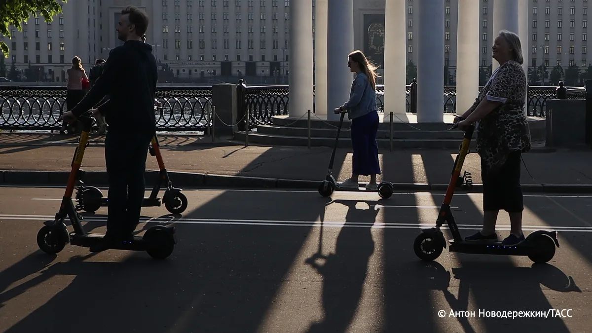 Чаще всего электросамокатами пользуются россияне 35-44 лет — их доля составляет 40%