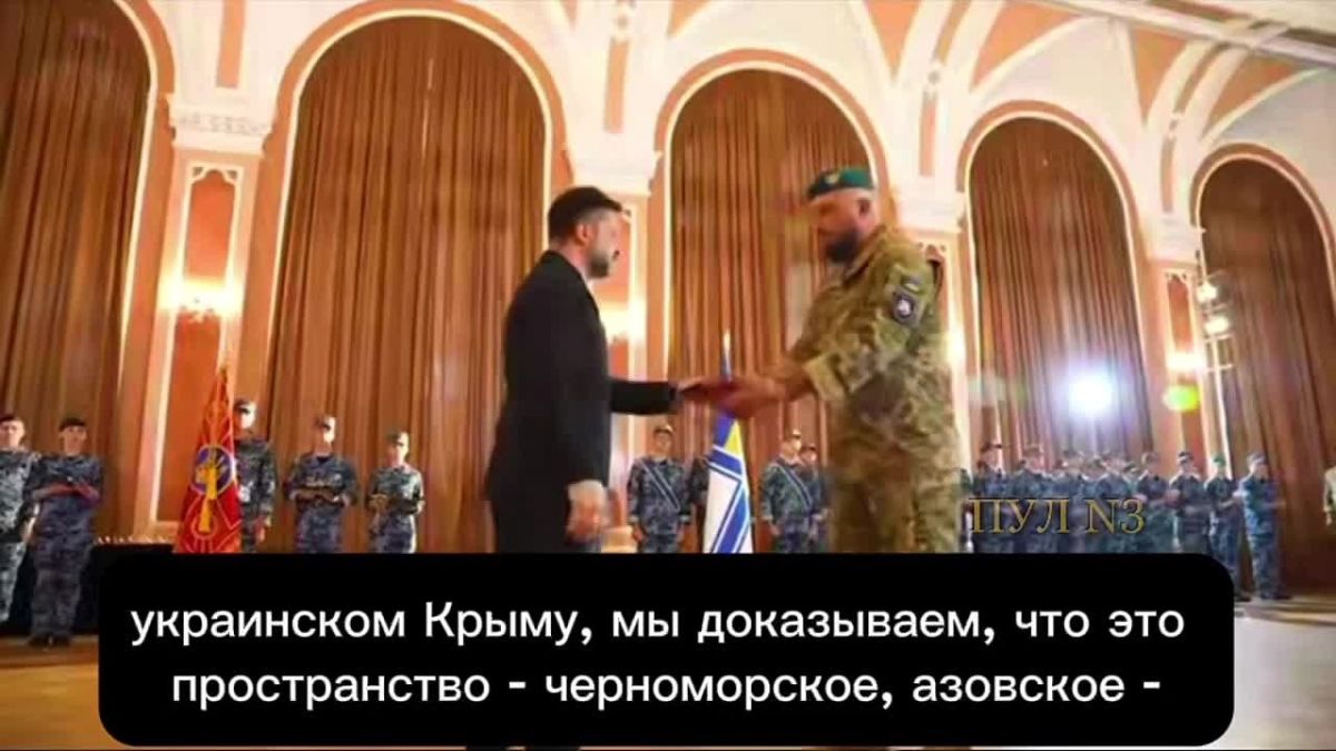 Зеленский оскорбил весь русский народ и объявил, что Москва якобы «проиграла Чёрное море» Просроченный президент Украины во время своего визита в Одессу выдал крайне агрессивное и неадекватное заявление — сказал, что Россия...