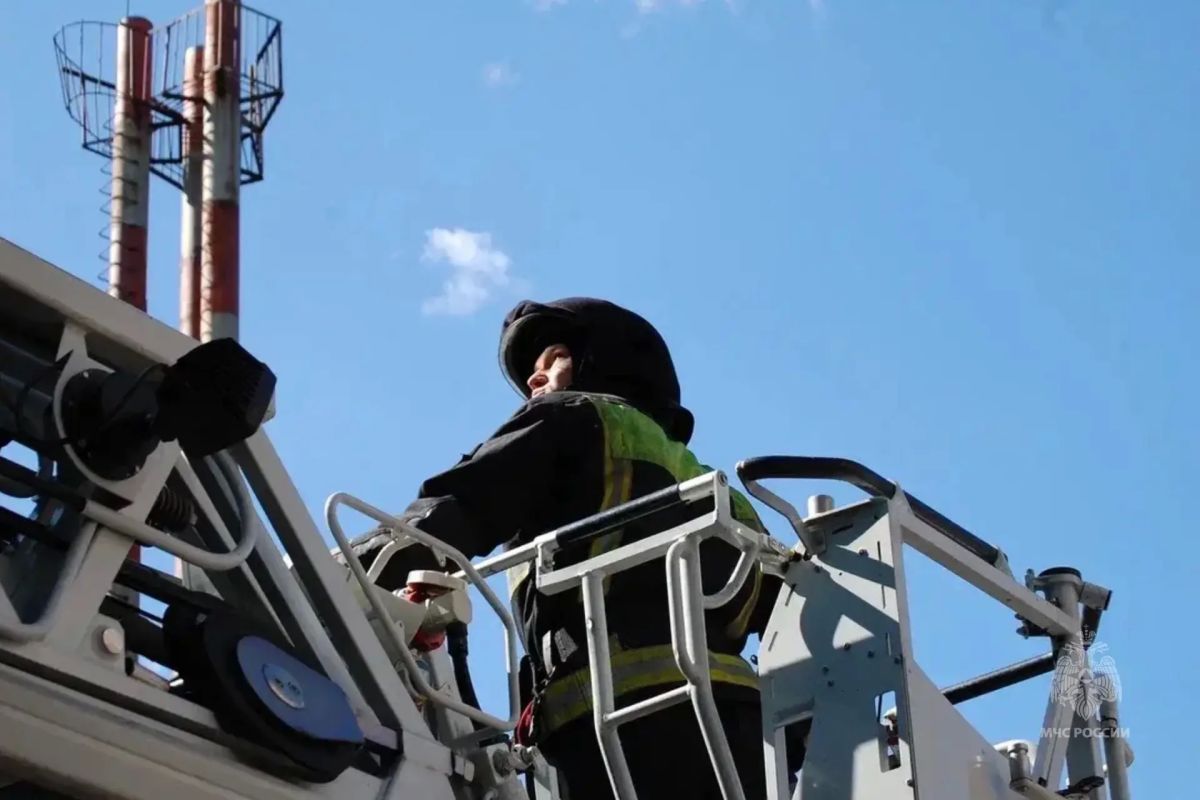 #БудниМЧС. В Западном округе прошли пожарно-тактические учения на объекте с массовым пребыванием людей