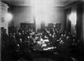 День в истории. 6 июля 1923 года было избрано первое Советское правительство — Совет Народных Комиссаров во главе с Владимиром Ильичом Лениным, а также приняты проекты первой Конституции и герба страны
