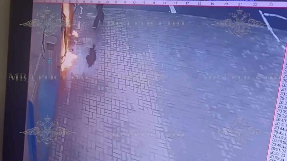 В подмосковном Щёлкове полиция задержала 16-летнюю москвичку после поджога заправочной колонки на АЗС