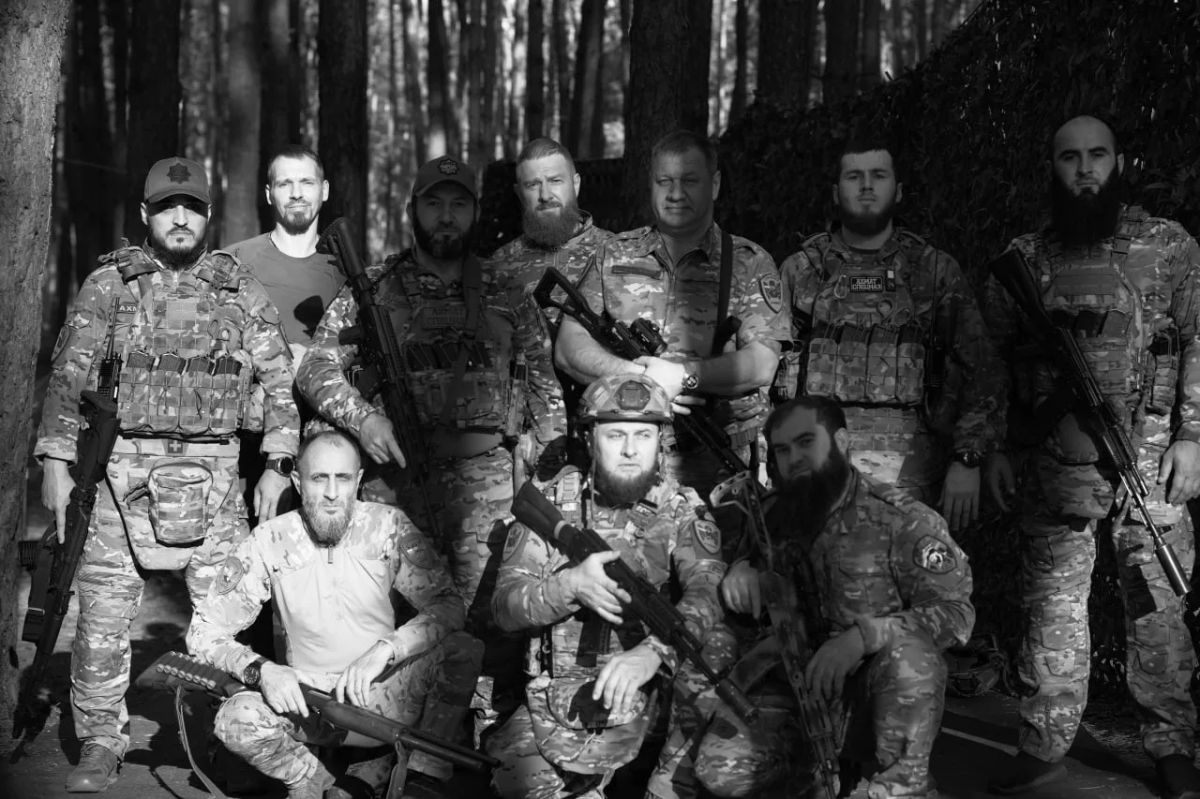 Александр Малькевич: Амбротипы для фронтовой летописи: вечный снимок живой истории Сергей Романов приехал в батальон «Ваха» Спецназа «Ахмат», чтобы сохранить для истории лица тех, кто сегодня защищает Россию Александр Малькевич: Амбротипы для фронтовой летописи: вечный снимок живой истории Сергей Романов приехал в батальон «Ваха» Спецназа «Ахмат», чтобы сохранить для истории лица тех, кто сегодня защищает Россию