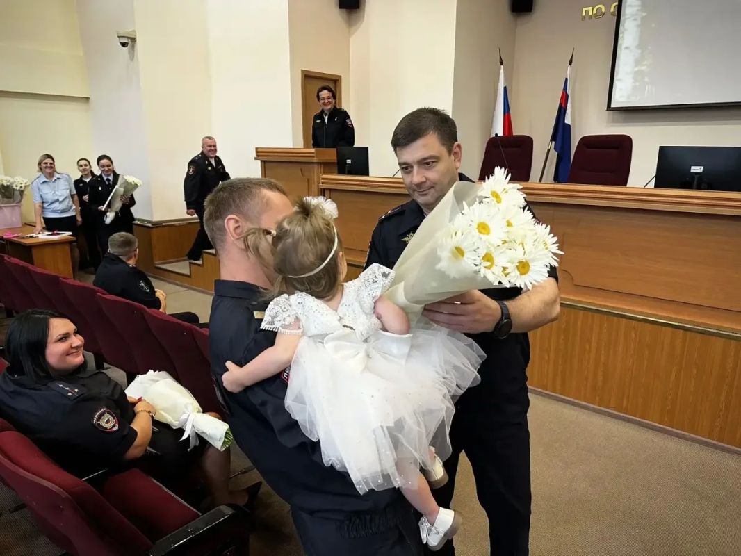 Когда служба и семья — одно целое: в УВД по САО поздравили полицейские семьи Когда служба и семья — одно целое: в УВД по САО поздравили полицейские семьи