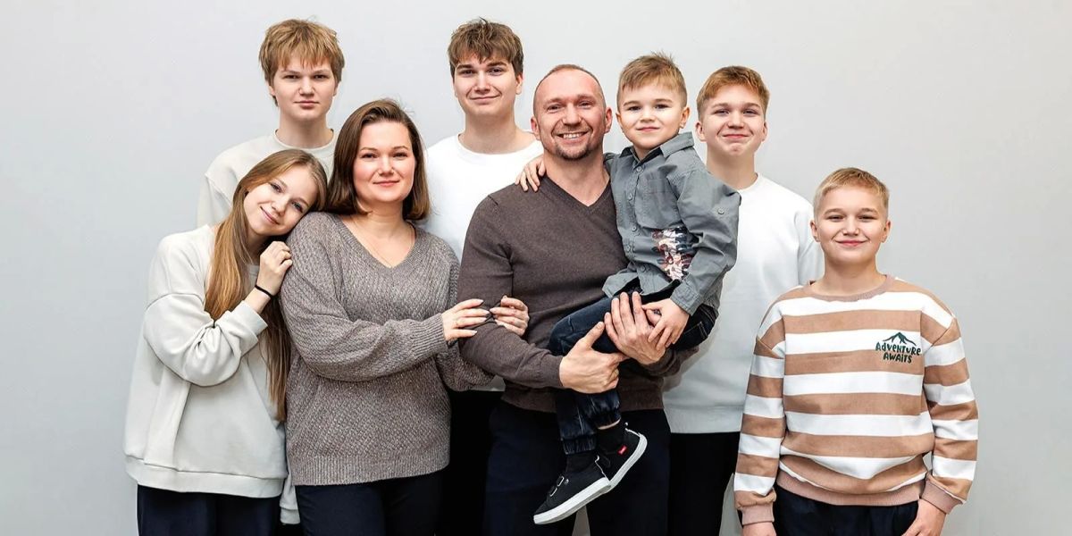 В Москве действует система поддержки семей на разных этапах жизни — от заключения брака и планирования беременности до рождения ребенка, образования и помощи в сложных ситуациях