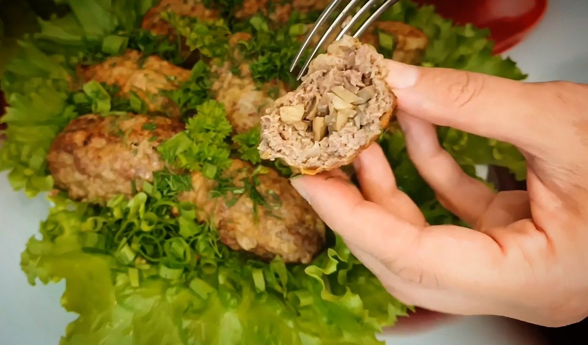 Летний хит: Зразы с кабачком и грибами, которые порадуют всю семью