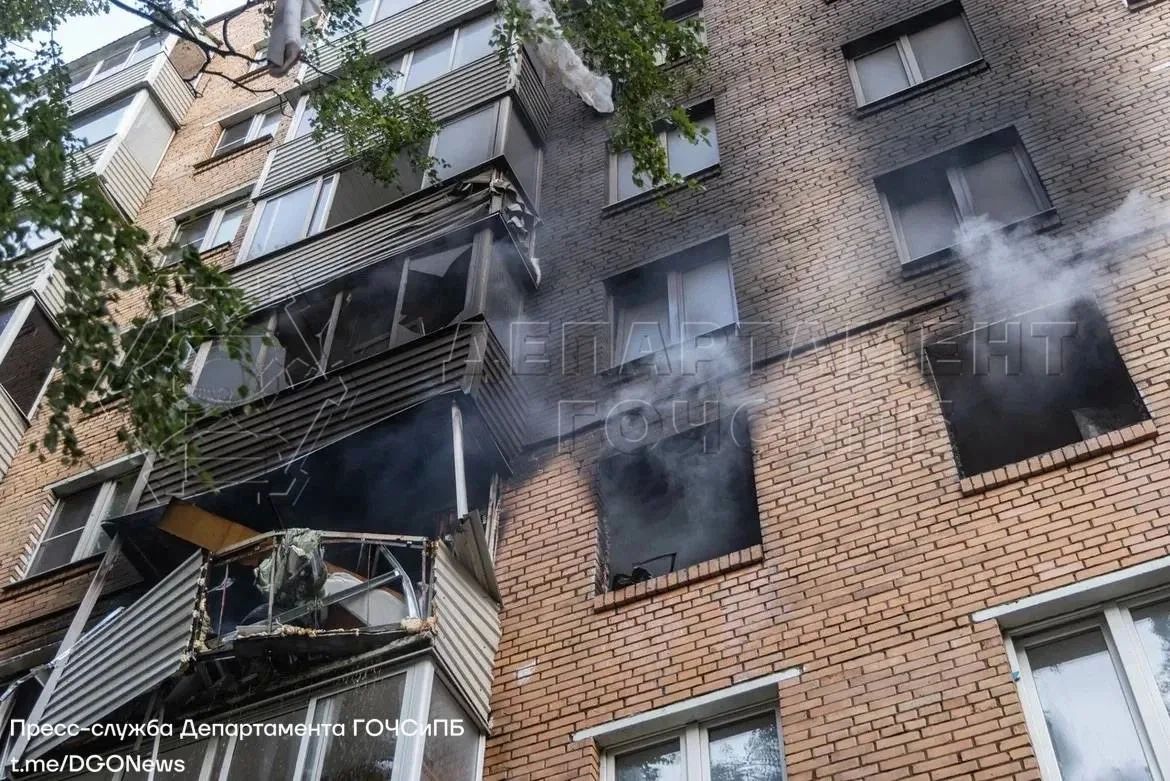 На юге Москвы при пожаре спасли 11 человек На юге Москвы при пожаре спасли 11 человек
