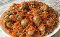 Пикантные шампиньоны с овощами: освежающая закуска за 10 минут