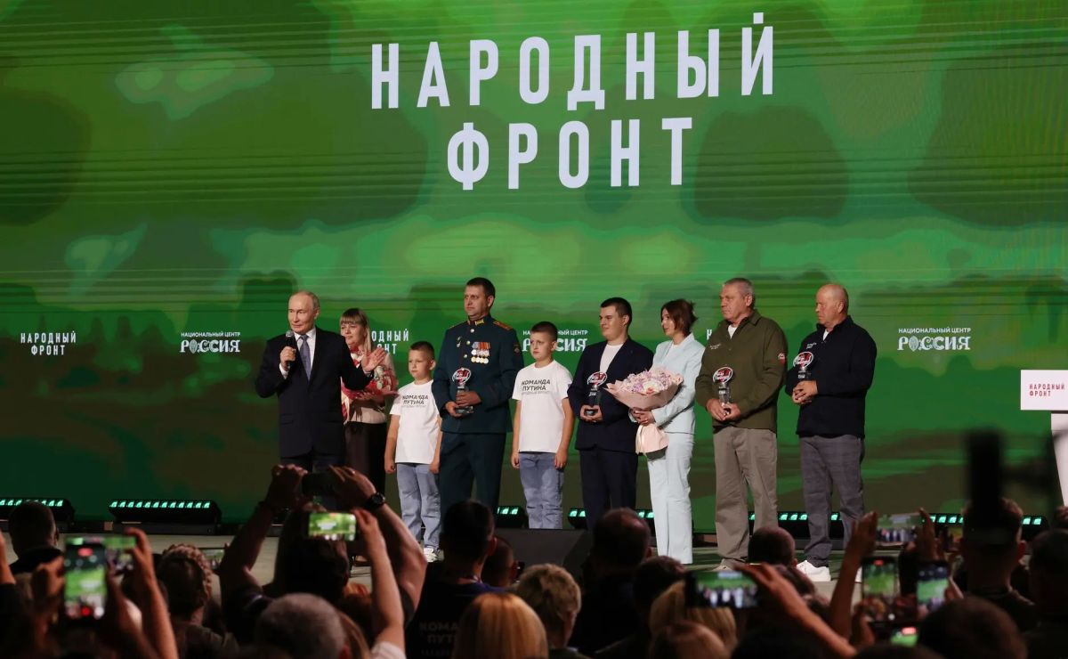 Артём Жога: Сегодня в Москве чествовали активистов Народного фронта - лауреатов премии "Всё для Победы!". Среди них - трое представителей Уральского федерального округа Артём Жога: Сегодня в Москве чествовали активистов Народного фронта - лауреатов премии "Всё для Победы!". Среди них - трое представителей Уральского федерального округа