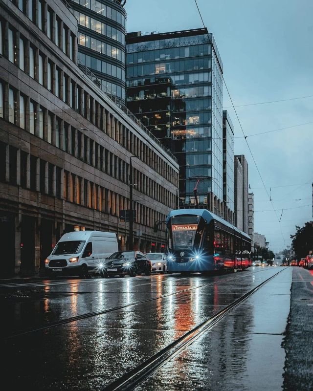 АТМОСФЕРА: в Москве до +22 и кратковременный дождь