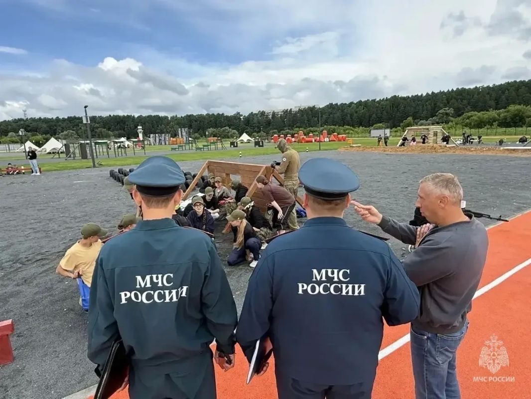 Маршрут безопасного лета. Инспекторы 2 ТОНПР по ЗАО УНПР ГУ МЧС России по г. Москве посетили с профилактическим визитом детский летний палаточный лагерь «Кутузов» Маршрут безопасного лета. Инспекторы 2 ТОНПР по ЗАО УНПР ГУ МЧС России по г. Москве посетили с профилактическим визитом детский летний палаточный лагерь «Кутузов»