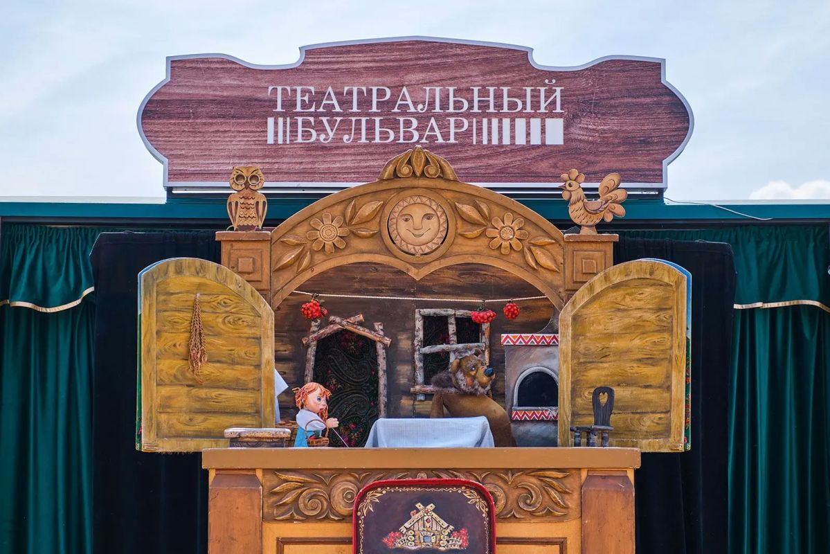 В эти выходные передвижная сцена «Театрального бульвара» «Дилижанс» окажется в парке «Митино» В эти выходные передвижная сцена «Театрального бульвара» «Дилижанс» окажется в парке «Митино»