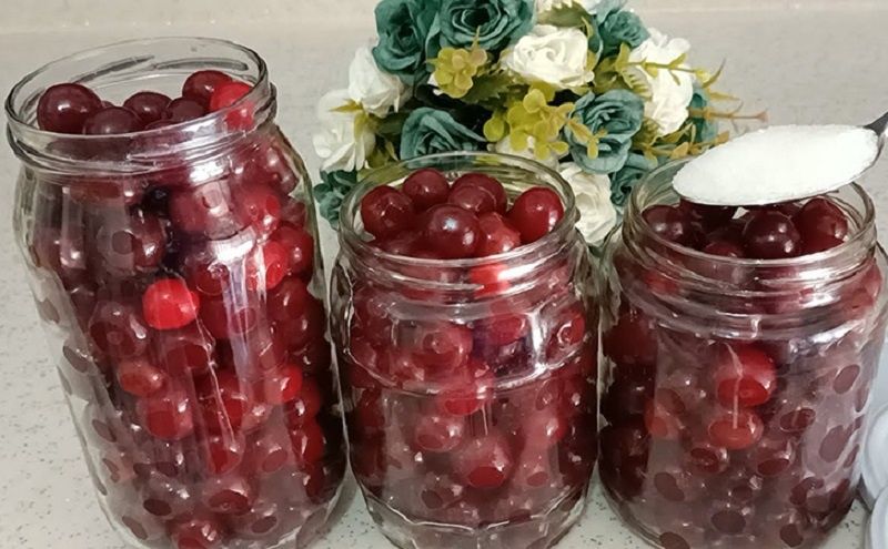Как сохранить летний вкус вишни до зимы: секреты балканской консервации